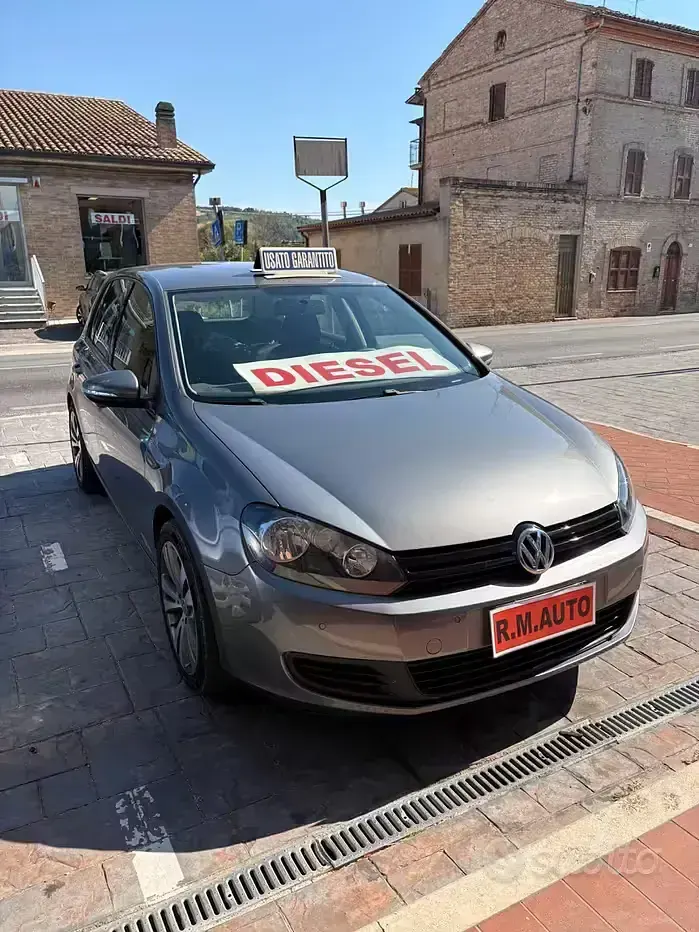 Usata VW Golf VI Highline 110 CV (80 kW) 2009 Grigio Utilitaria