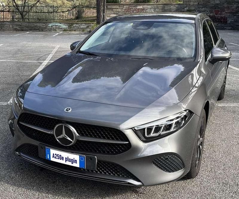 Usata Mercedes A250 Advanced Plus 163 CV (119 kW) 2023 Grigio Berlina
