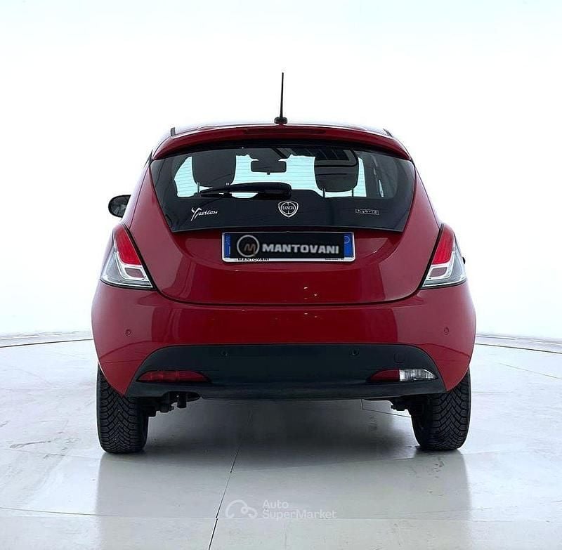 Usata Lancia Ypsilon Silver 70 CV (51 kW) 2021 Rosso Utilitaria