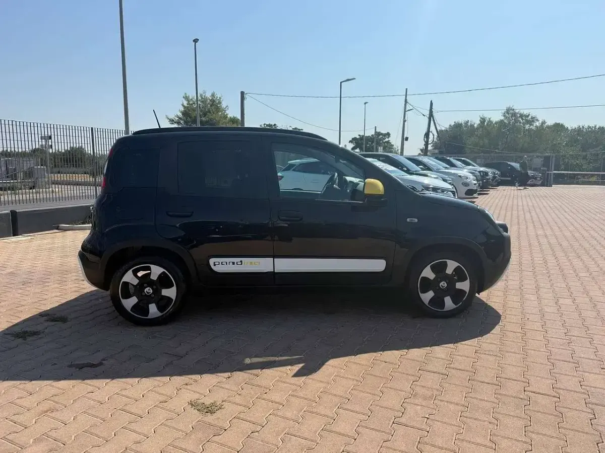 Usata Fiat Panda Cross Cross 69 CV (50 kW) 2025 Nero Utilitaria