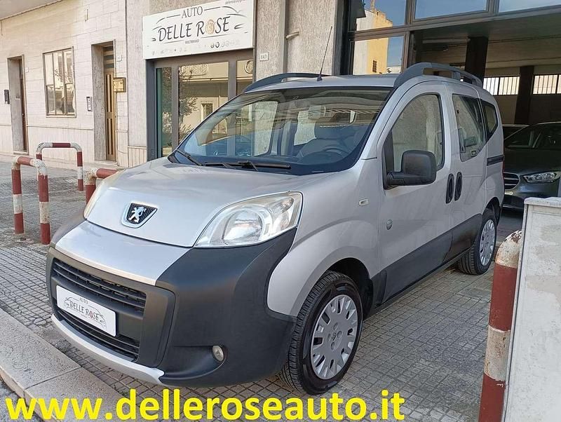 Argento Usata 2012 Peugeot TePee Outdoor Station wagon | 5500 € (Buon prezzo) - Immagine 1/4