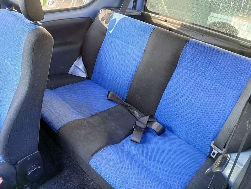 Usata Fiat 600 67 CV (49 kW) 2003 Blu/azzurro Berlina
