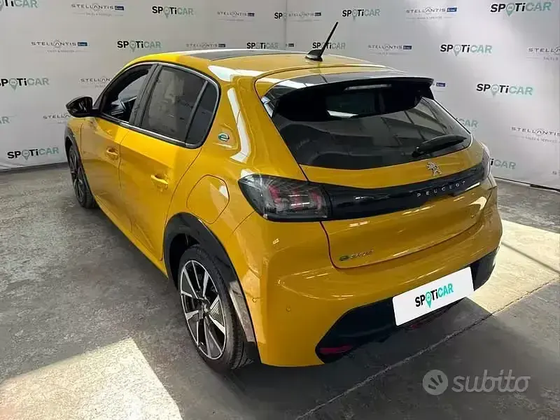 Usata Peugeot 208 GT 100 kW (136 CV) 2022 Bianco Utilitaria