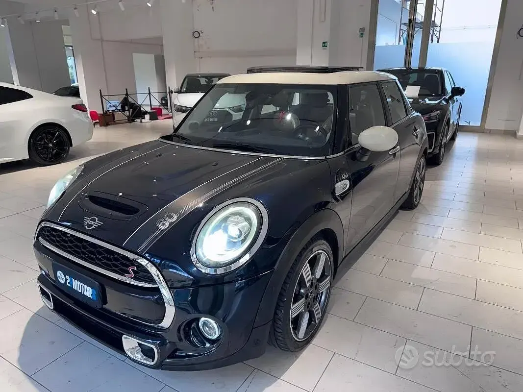 Begagnad Mini Cooper S 2019 Svart Halvkombi
