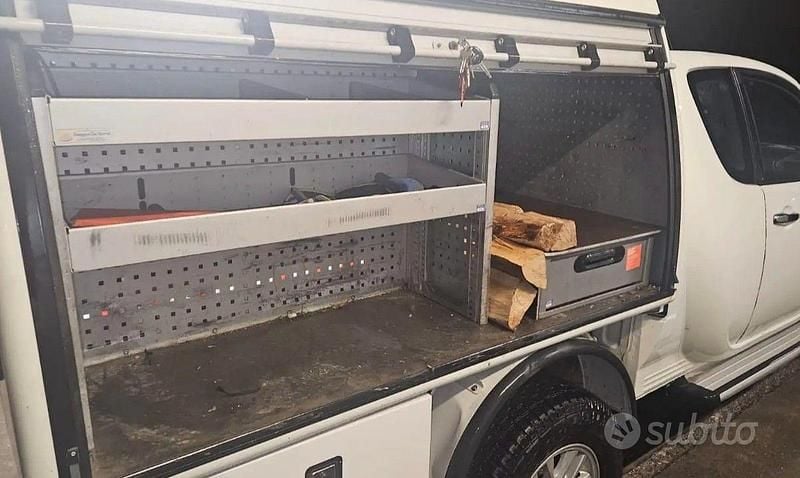 Usata Mitsubishi L200 178 CV (130 kW) 2015 Bianco Pick-up