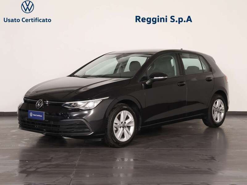 Deep black Usata 2023 VW Golf VIII Life Tre volumi | 27.500 € (Cara) - Immagine 1/4
