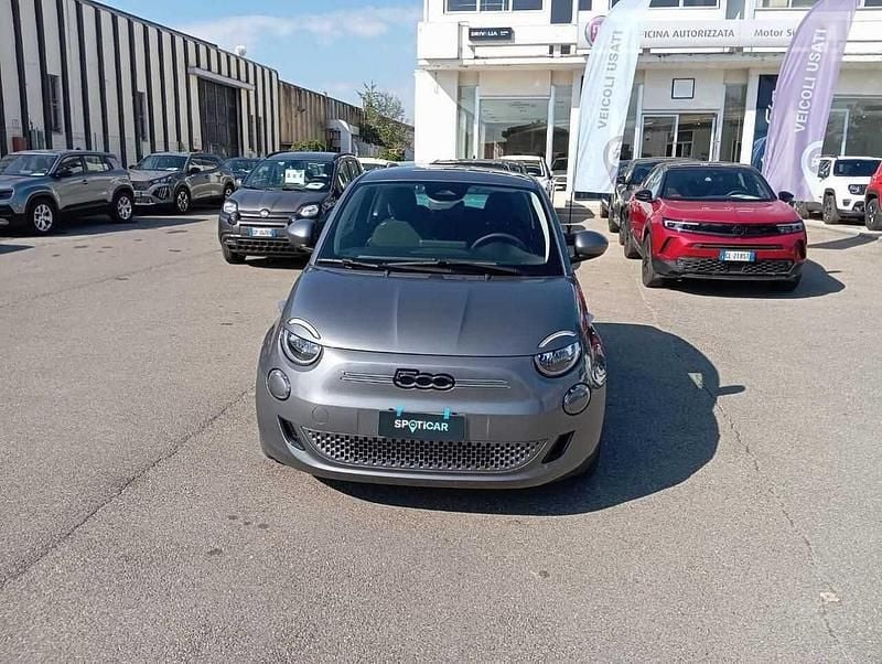 Usata Fiat 500e 42 kW (58 CV) 2024 Grigio Berlina