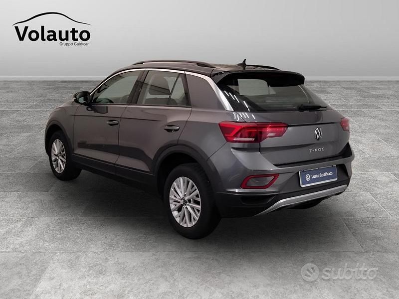 Usata VW T-Roc Life 150 CV (110 kW) 2023 Grigio SUV