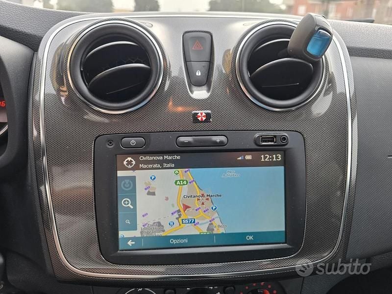 Usata Dacia Sandero Comfort 95 CV (69 kW) 2020 Grigio Utilitaria