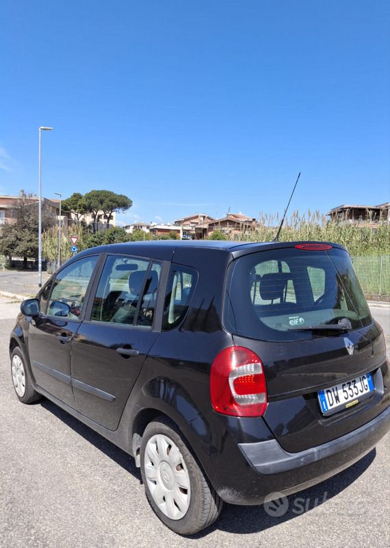 Usata Renault Modus 75 CV (55 kW) 2009 Nero Monovolume