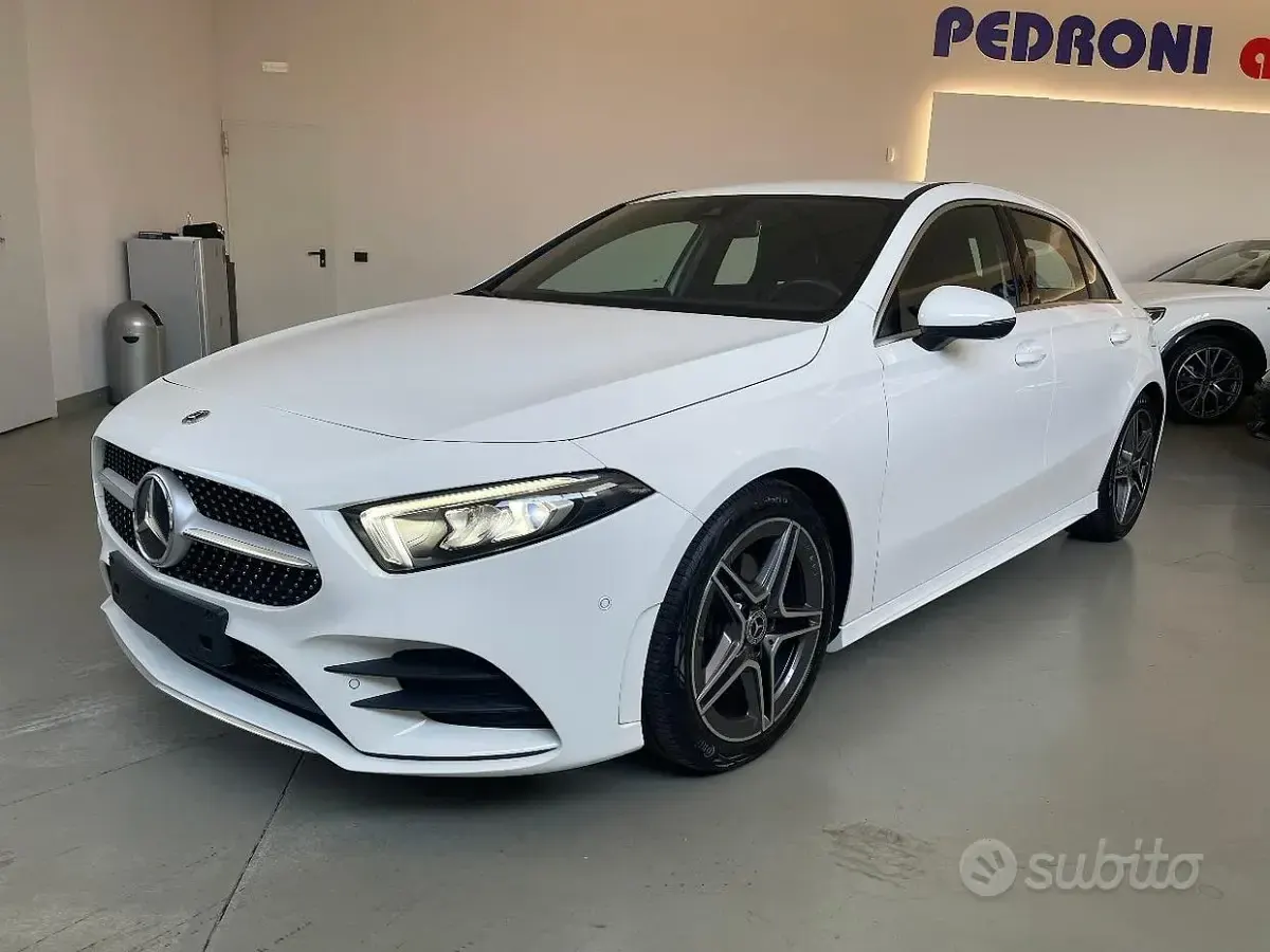 Usata Mercedes A180 AMG line 136 CV (100 kW) 2021 Bianco Berlina