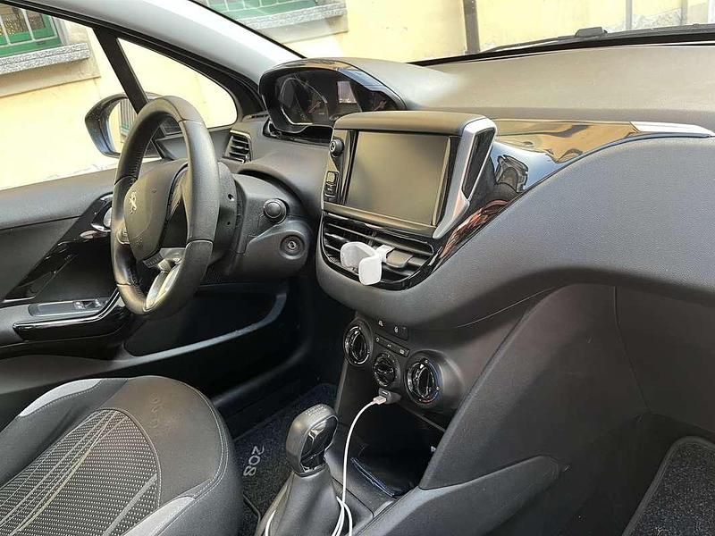 Usata Peugeot 208 Active 82 CV (60 kW) 2015 Utilitaria