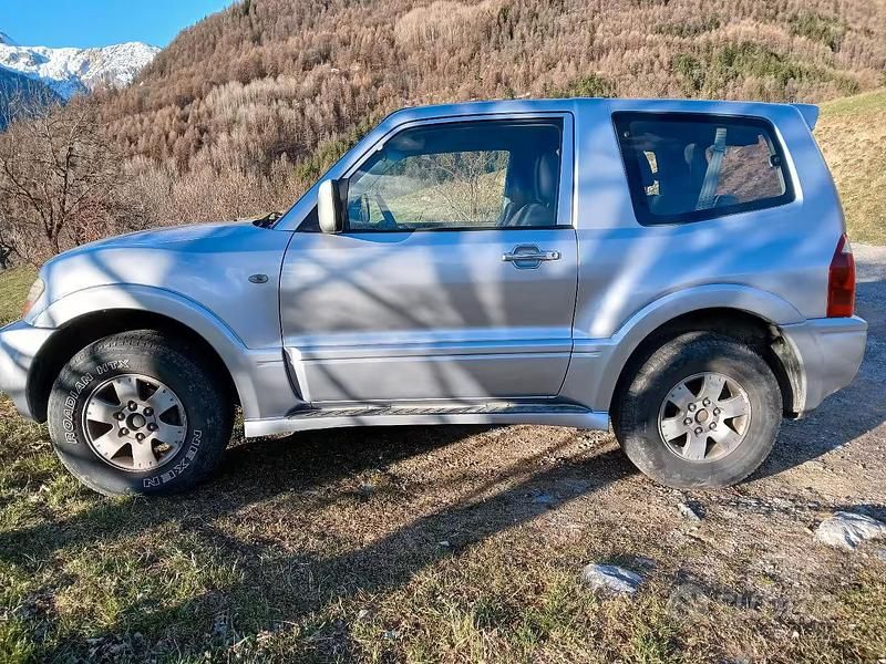 Usata Mitsubishi Pajero 2004 Grigio SUV