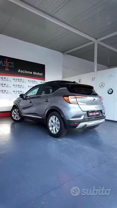 Usata Renault Captur Intens 100 CV (73 kW) 2021 Grigio SUV