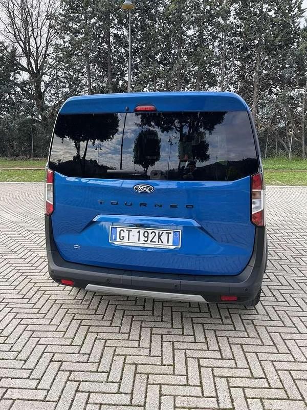 Usata Ford Tourneo Active 125 CV (91 kW) 2024 Blu/azzurro Furgone