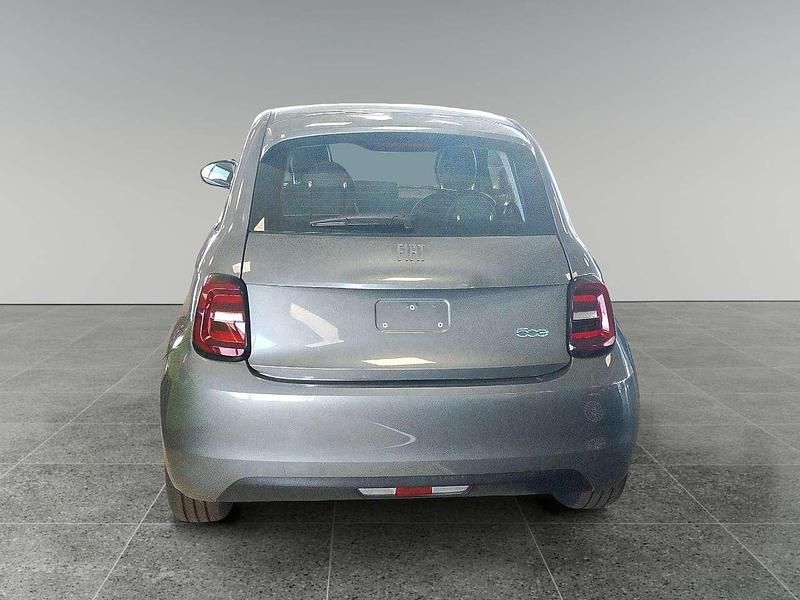 Usata Fiat 500e 42 kW (58 CV) 2024 Grigio Utilitaria