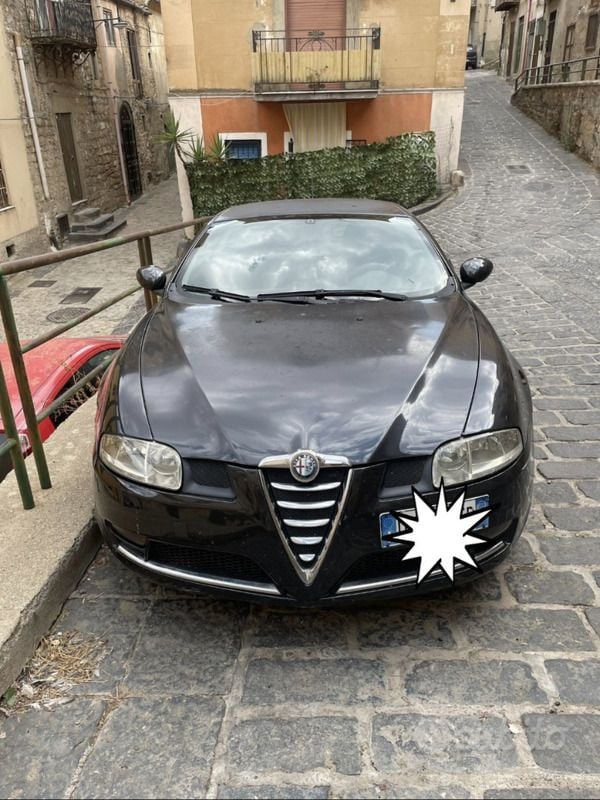 Usata 2007 Alfa Romeo GT Coupé | 2500 € (Ottimo prezzo) - Immagine 1/4