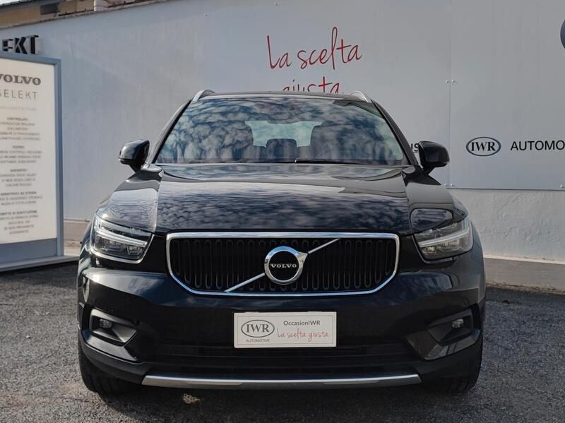 Usata Volvo XC40 Momentum 163 CV (119 kW) 2020 Nero SUV