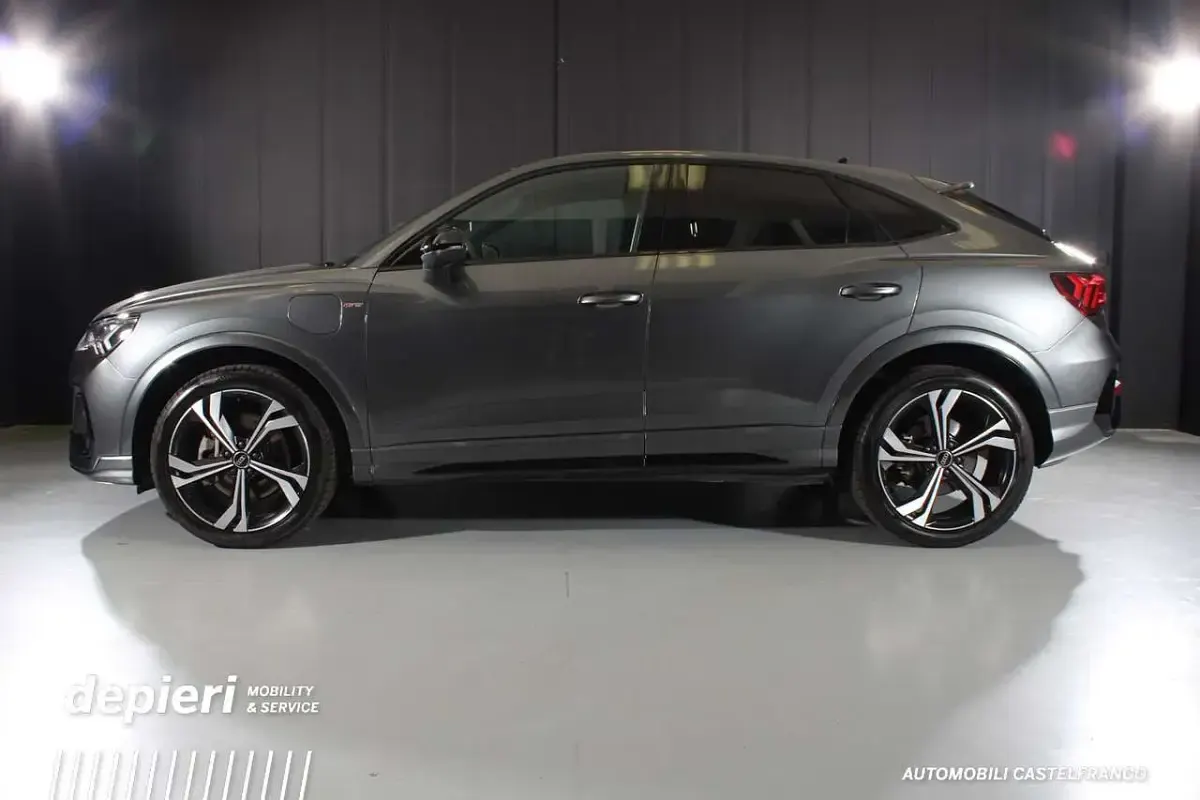 Usata Audi Q3 Sportback 245 CV (180 kW) 2023 Grigio SUV