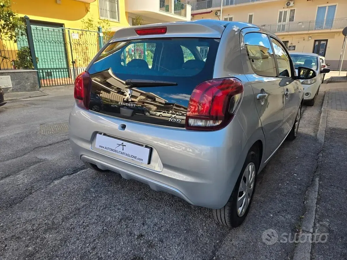 Usata Peugeot 108 Style 72 CV (52 kW) 2021 Grigio Berlina