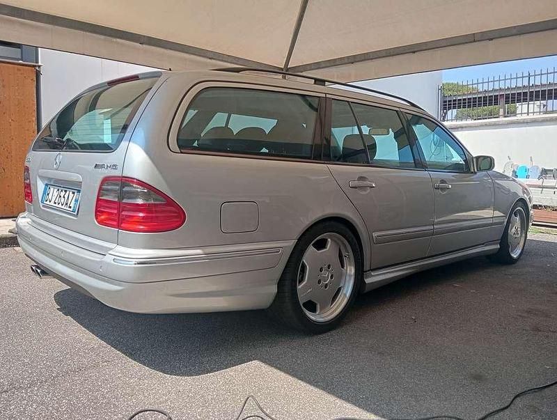 Usata Mercedes E55 AMG AMG 354 CV (260 kW) 2000 Argento Station wagon