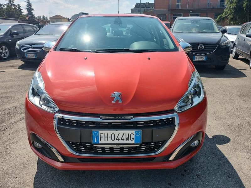Usata Peugeot 208 GT-line 110 CV (80 kW) 2017 Arancione Utilitaria