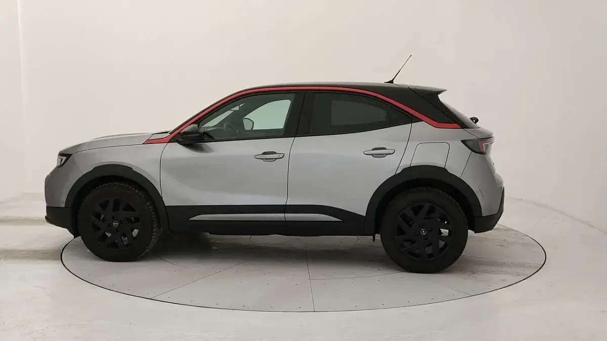 Usado Opel Mokka GS Line 101 CV (74 kW) 2023 Gris SUV