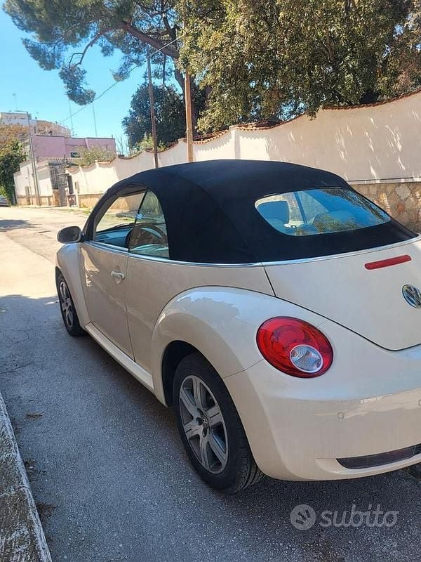 Usata VW New Beetle 105 CV (77 kW) 2007 Utilitaria