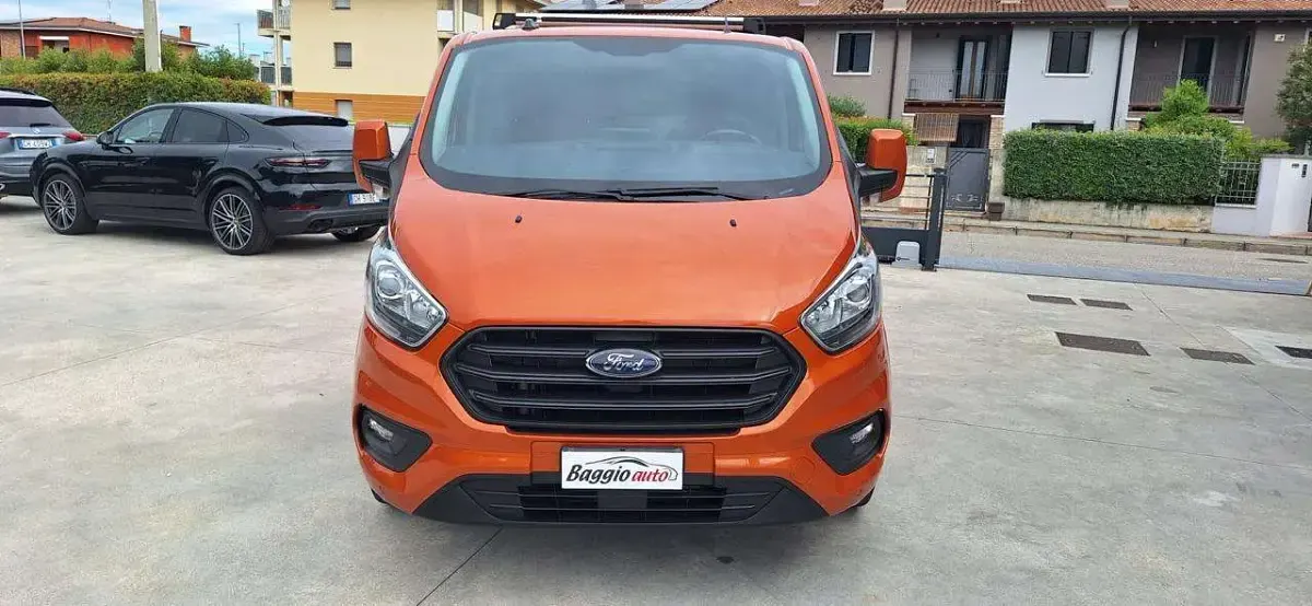 Usata Ford Transit Custom Trend 131 CV (96 kW) 2022 Arancione Furgone