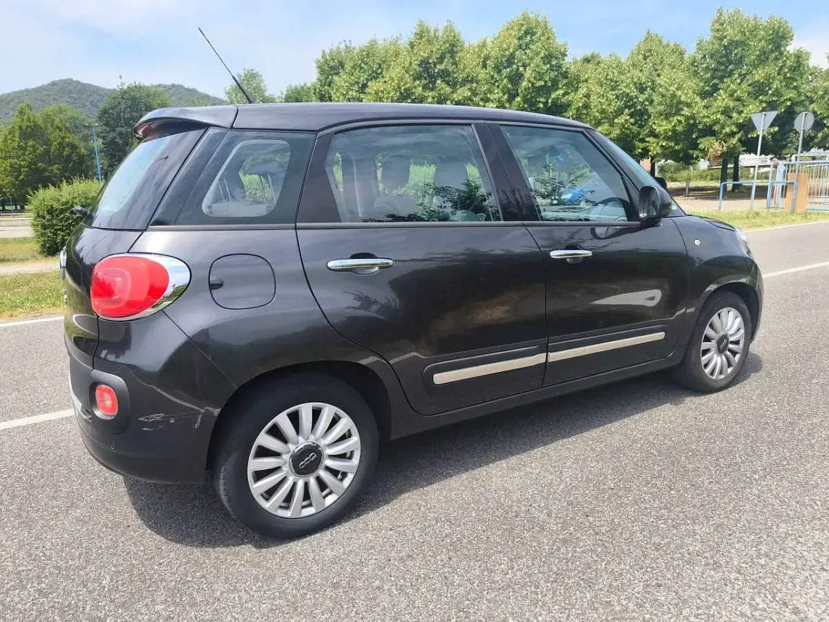 Usata Fiat 500L Living 95 CV (69 kW) 2015 Nero Monovolume