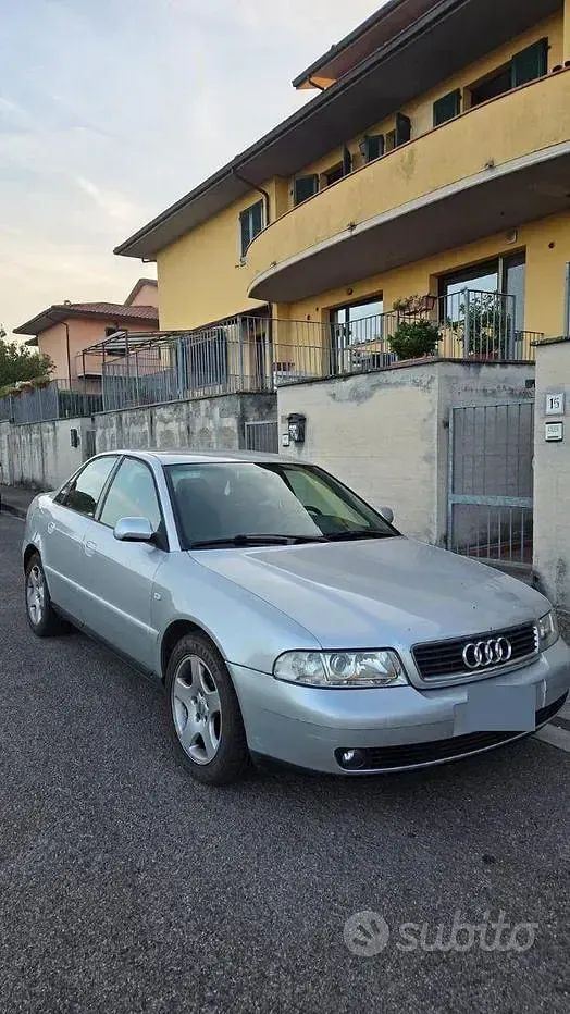 Usata Audi A4 116 CV (85 kW) 2000 Grigio Berlina