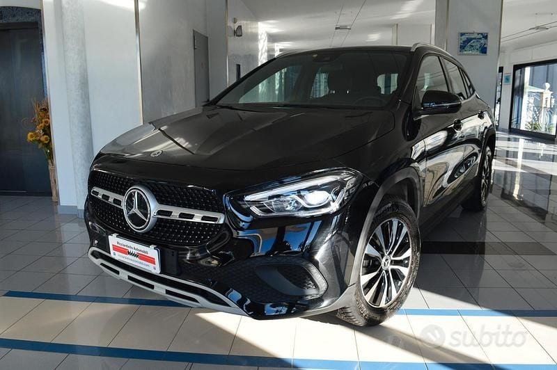Usata Mercedes GLA200 150 CV (110 kW) 2022 Nero SUV