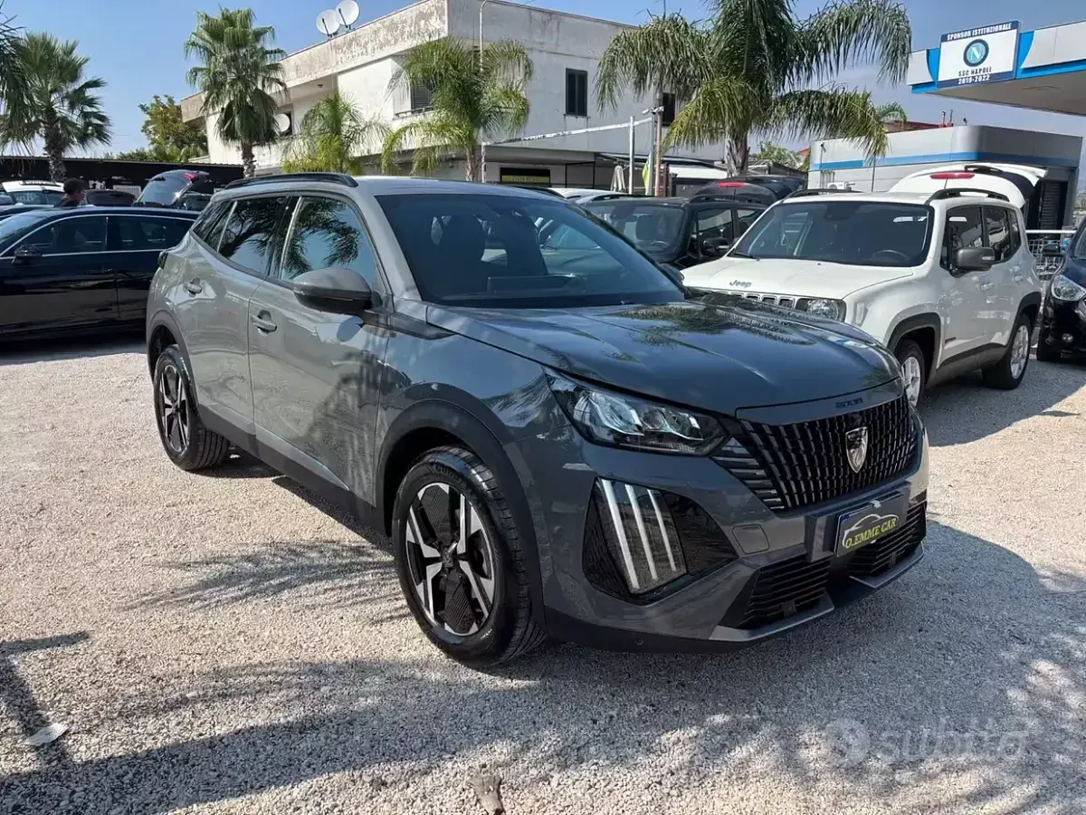 Usata Peugeot 2008 Allure 102 CV (75 kW) 2025 Grigio SUV