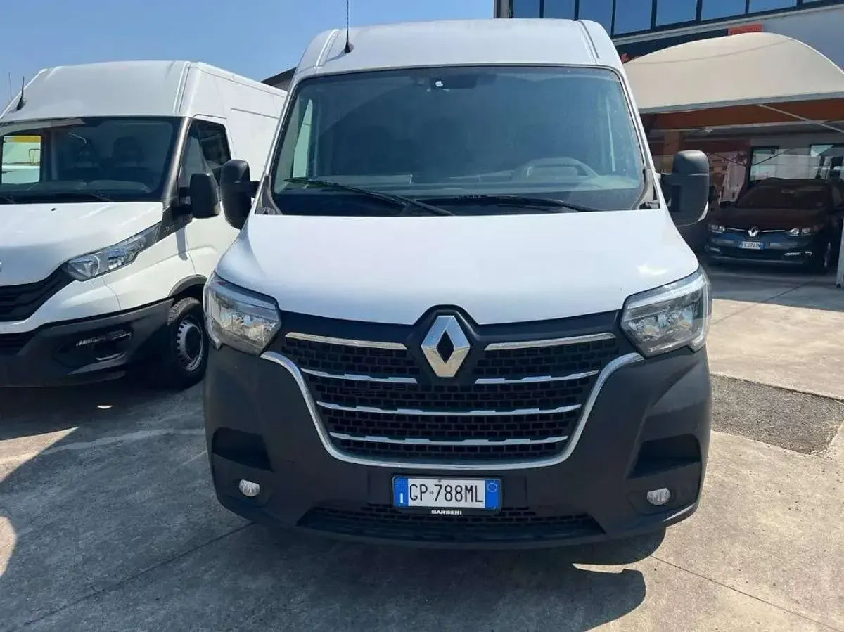 Usata Renault Master 150 CV (110 kW) 2023 Bianco Monovolume