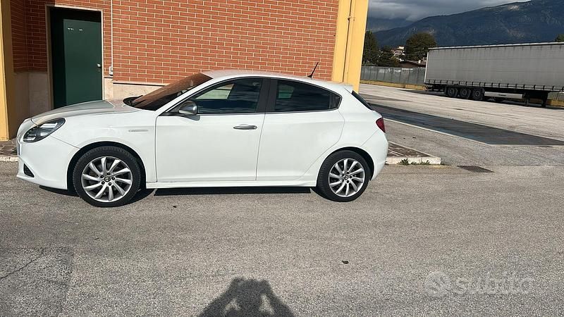 Usata Alfa Romeo Giulietta 2011 Bianco Utilitaria