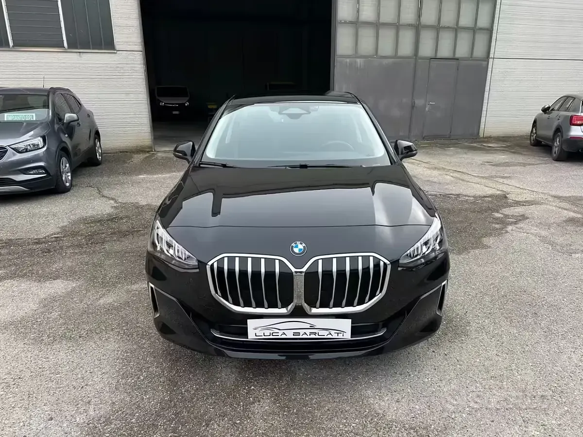 Usado BMW 218 Efficient Dynamics 150 HP (110 kW) 2024 Preto Carrinha