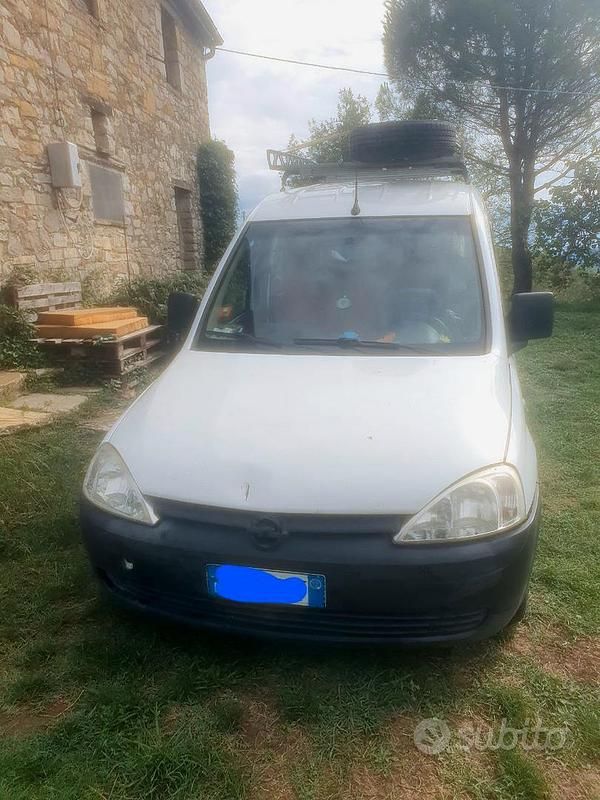 Usata Opel Combo 102 CV (75 kW) 2010 Monovolume