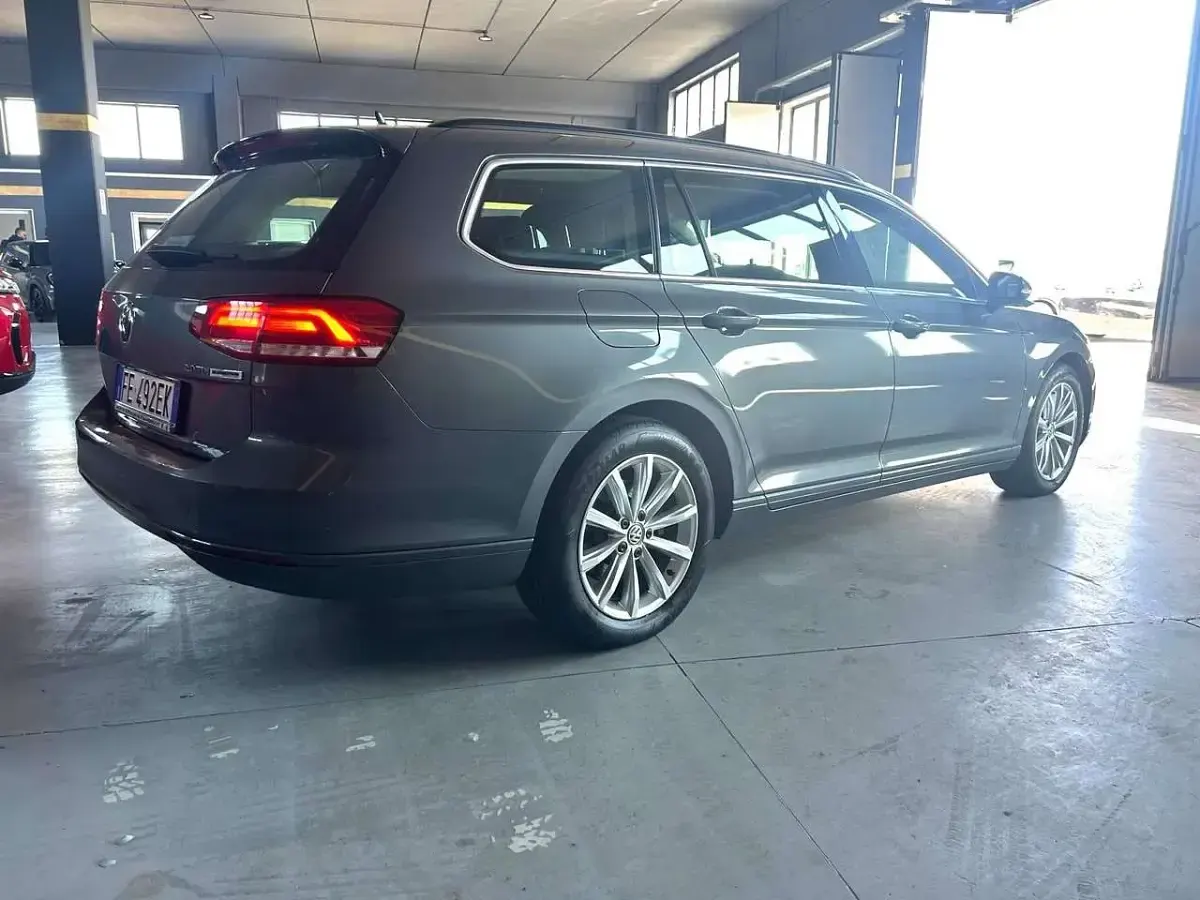Usata VW Passat Highline 150 CV (110 kW) 2016 Grigio Station wagon
