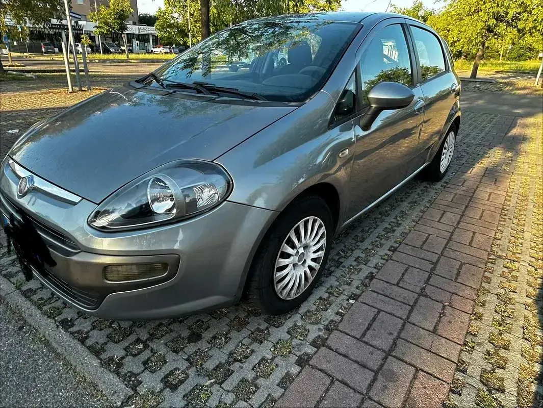 Usata Fiat Punto Evo Emotion 90 CV (66 kW) 2010 Grigio Utilitaria