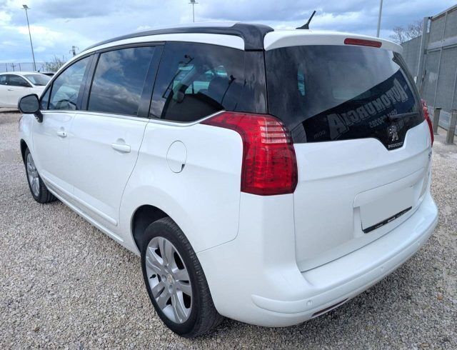 Usata Peugeot 5008 Business-Line 116 CV (85 kW) 2014 Bianco Monovolume