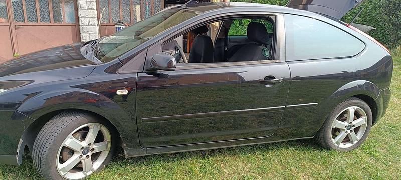 Usata Ford Focus 110 CV (80 kW) 2007 Nero Berlina