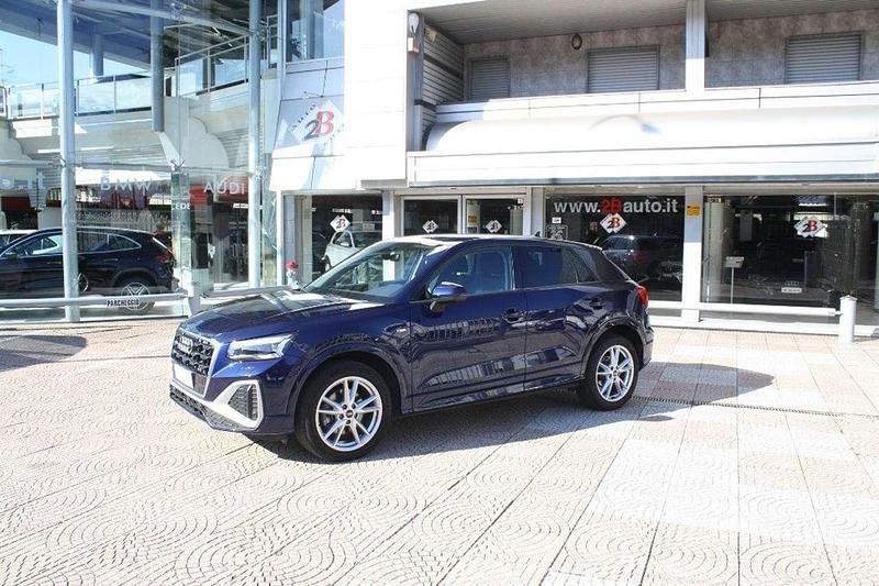Blu Usata 2024 Audi Q2 S-Line SUV | 30.900 € (Buon prezzo) - Immagine 1/4