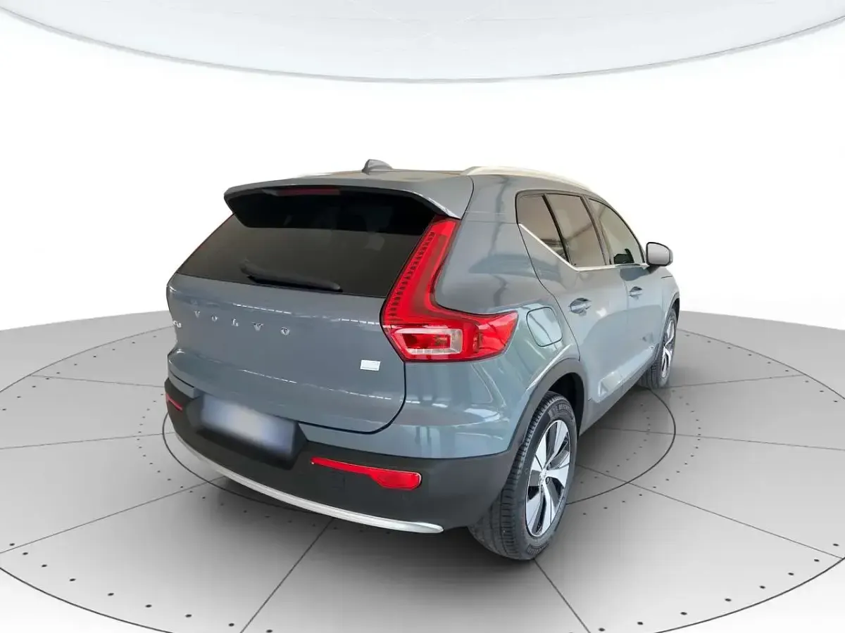 Usata Volvo XC40 Core 129 CV (94 kW) 2023 Metallic SUV