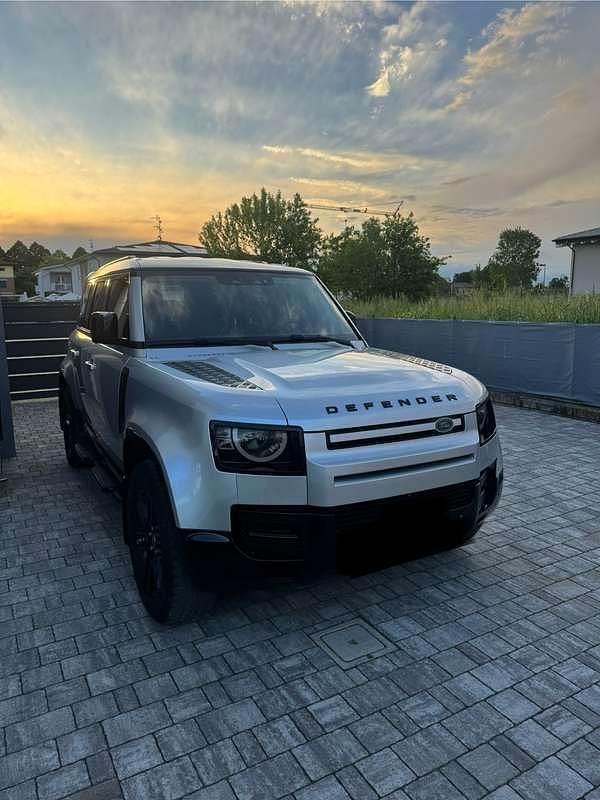 Usata Land Rover Defender First Edition 241 CV (177 kW) 2021 Argento SUV