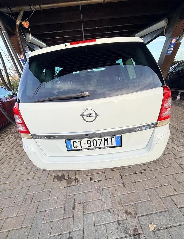 Usata Opel Zafira 150 CV (110 kW) 2013 Bianco Monovolume