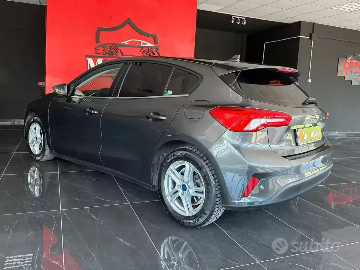 Usata Ford Focus ST 120 CV (88 kW) 2021 Grigio Berlina