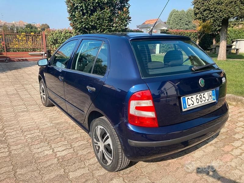 Usata Skoda Fabia 75 CV (55 kW) 2004 Blu Berlina