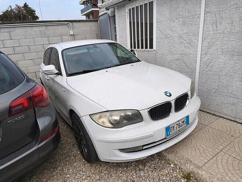 Usata BMW 116 143 CV (105 kW) 2010 Bianco Utilitaria