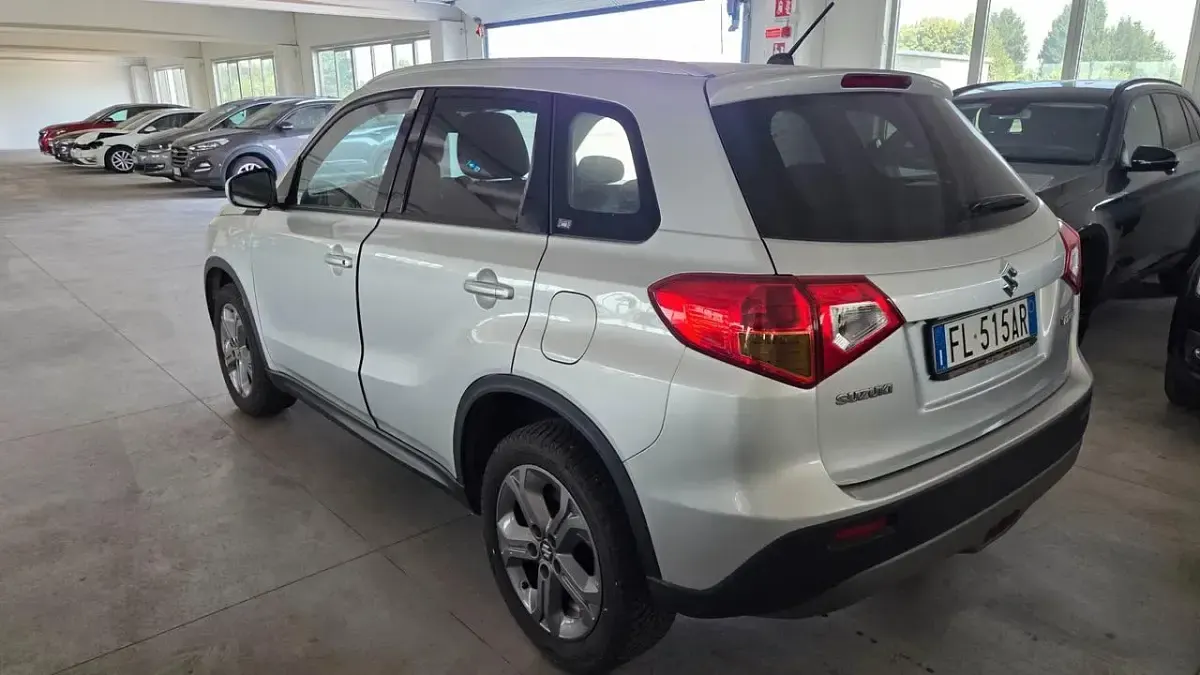 Usata Suzuki Vitara 120 CV (88 kW) 2017 Grigio SUV