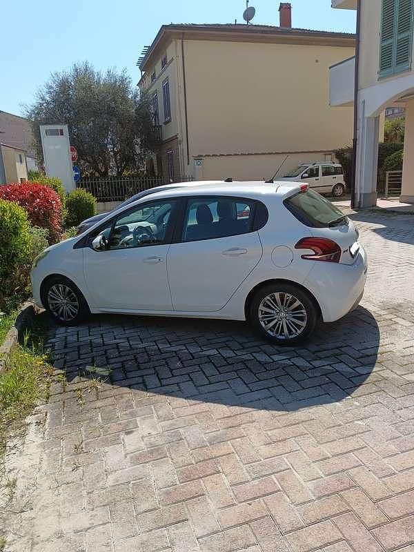Usata Peugeot 208 Style 82 CV (60 kW) 2018 Bianco Utilitaria